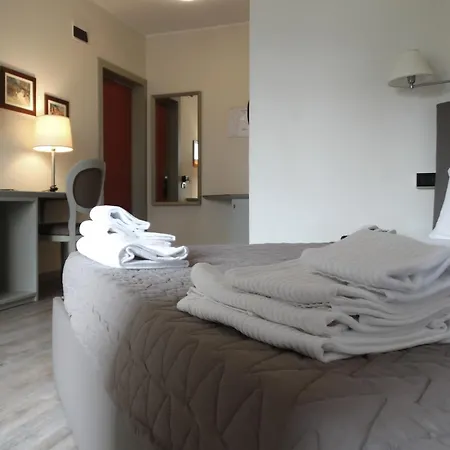 Al Ponte Garni Hotel 3*